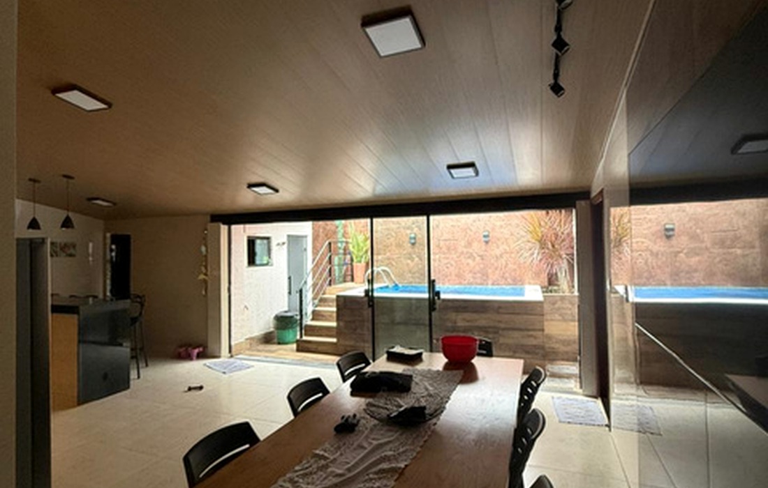 Sala residencial reformada e finalizada